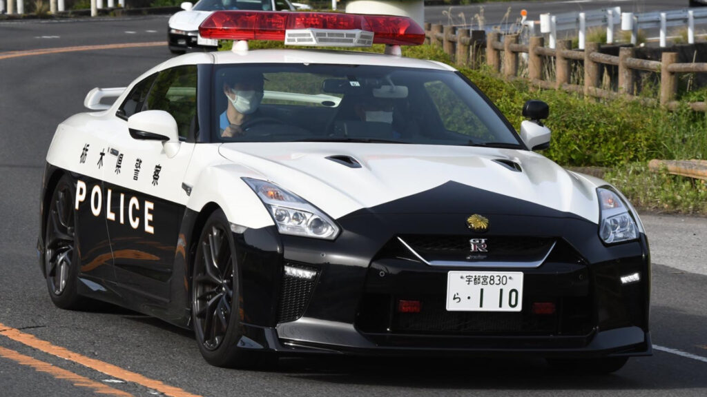 Mobil Polisi Tercepat di Dunia dan Transformasi Penegakan Hukum Modern