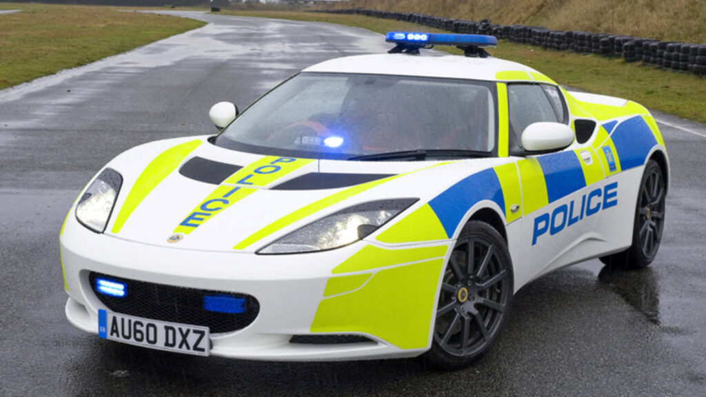 Mobil Polisi Tercepat di Dunia dan Transformasi Penegakan Hukum Modern