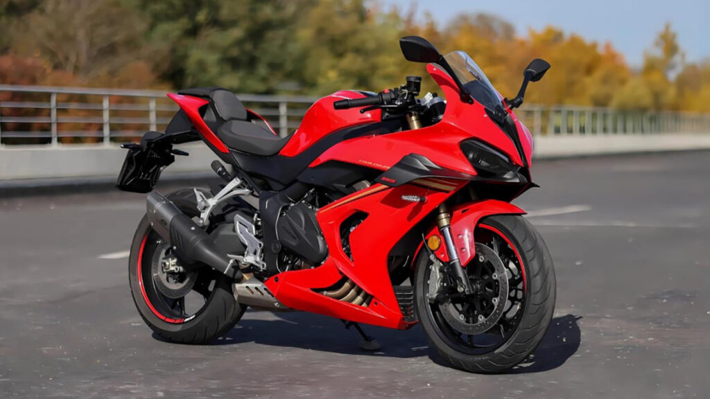 SRK 800RR Supersport 4-Silinder 800cc Paling Terjangkau di Indonesia Dari QJ Motor