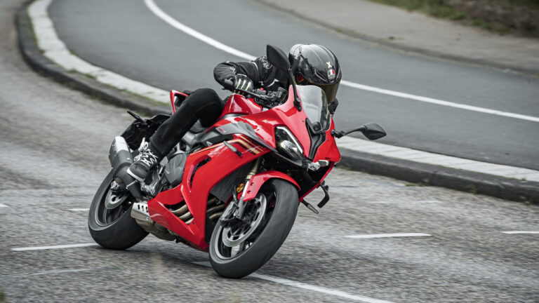 SRK 800RR Supersport 4-Silinder 800cc Paling Terjangkau di Indonesia Dari QJ Motor