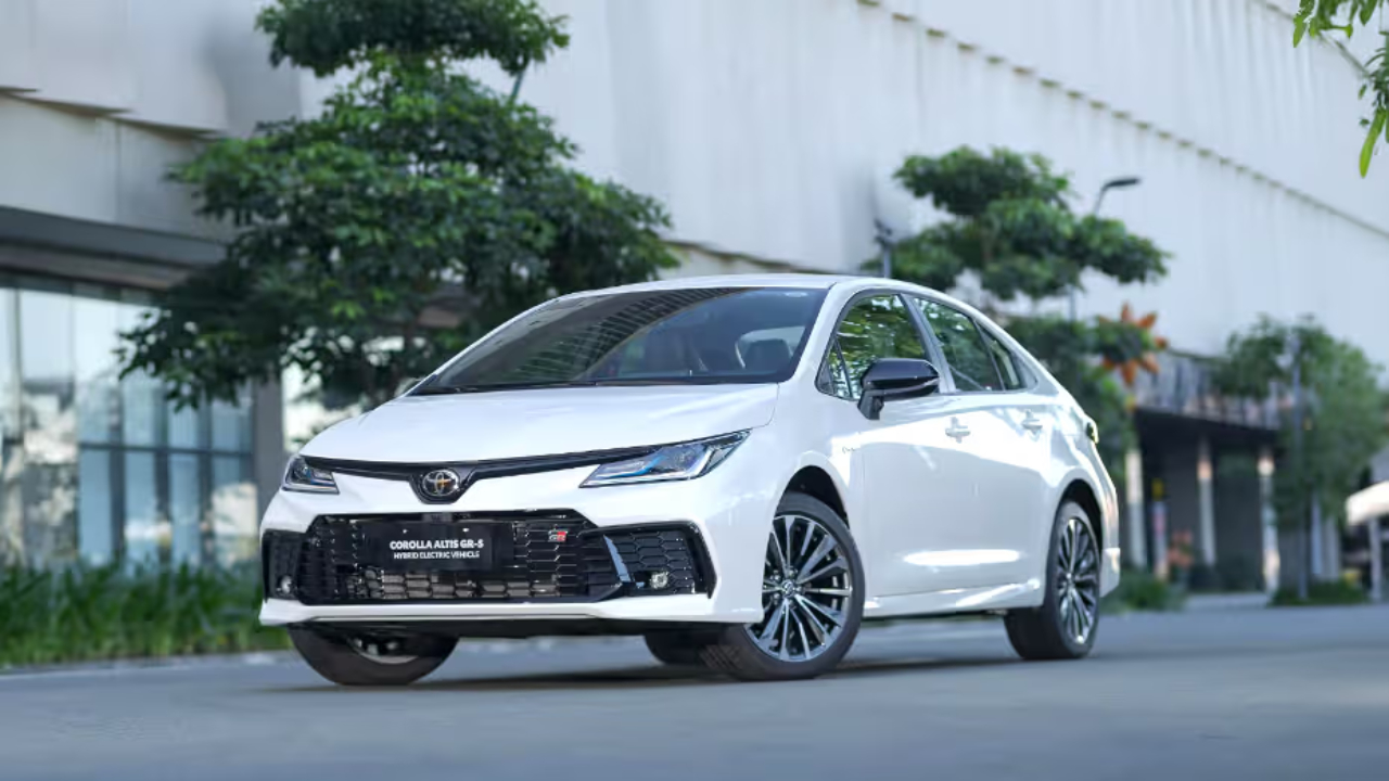 Toyota Corolla Altis Hybrid GR Sport, Kenyamanan dan Presisi dalam Satu Paket