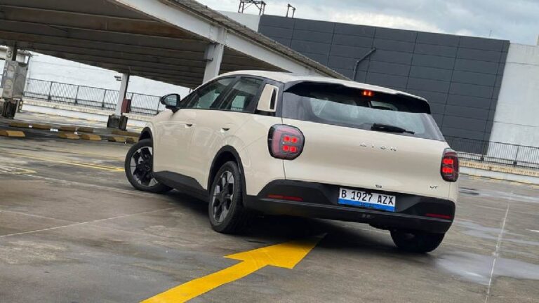 Aion UT vs Toyota Agya, Mana Lebih Hemat untuk Biaya Operasional Harian?